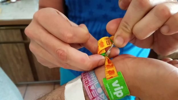 How Custom Silicone Wristbands Are More Than Fashion Accessory